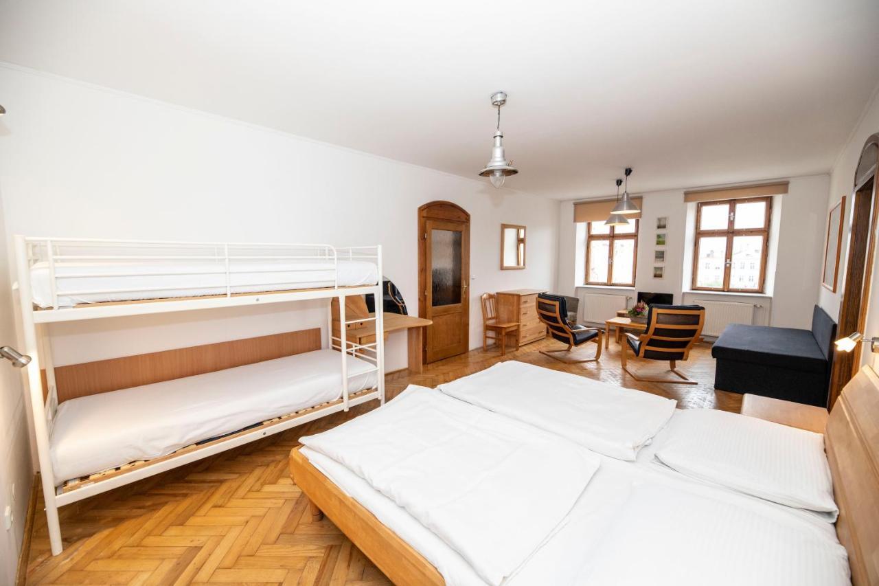 Hotel Praha 布劳莫夫 外观 照片