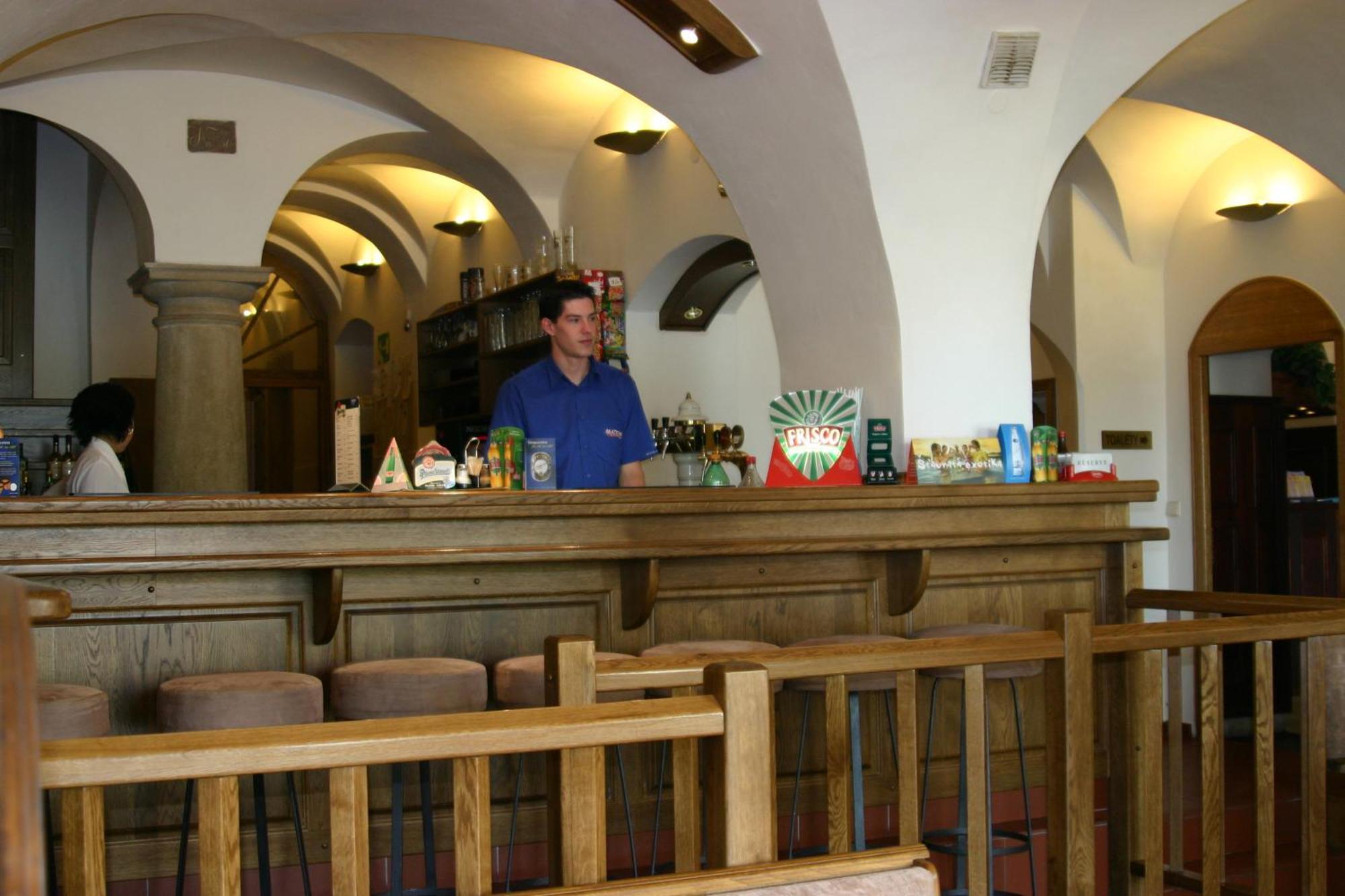 Hotel Praha 布劳莫夫 外观 照片
